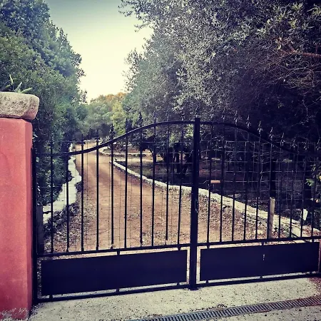 140 M2 Avec Piscine, Parc Privatif 5000m2 A Bonifacio-porto Vecchio فيلة بونيفَسْيو