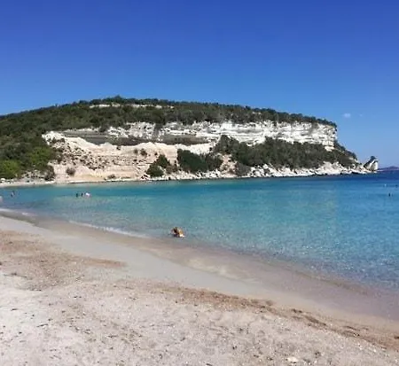 빌라 140 M2 Avec Piscine, Parc Privatif 5000m2 A Bonifacio-porto Vecchio 보니파시오