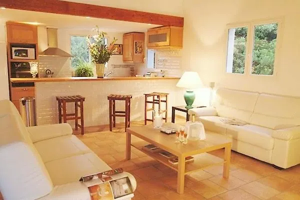 140 M2 Avec Piscine, Parc Privatif 5000m2 A Bonifacio-porto Vecchio