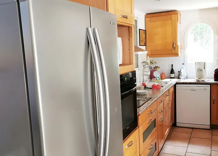 فيلة 140 M2 Avec Piscine, Parc Privatif 5000m2 A Bonifacio-porto Vecchio *