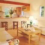 140 M2 Avec Piscine, Parc Privatif 5000m2 A Bonifacio-porto Vecchio