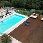 140 M2 Avec Piscine, Parc Privatif 5000m2 A Bonifacio-porto Vecchio فيلة