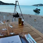 140 M2 Avec Piscine, Parc Privatif 5000m2 A Bonifacio-porto Vecchio