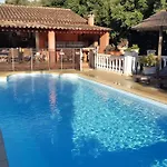 140 M2 Avec Piscine, Parc Privatif 5000m2 A Bonifacio-porto Vecchio