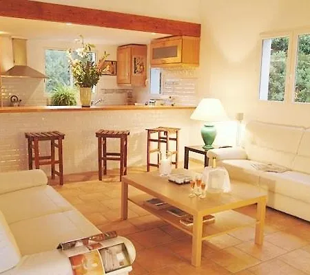 140 M2 Avec Piscine, Parc Privatif 5000m2 A Bonifacio-porto Vecchio
