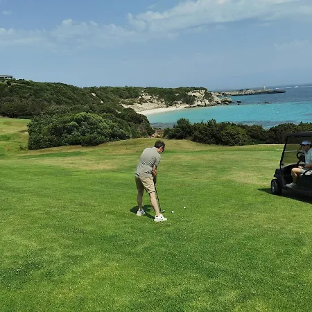 140 M2 Avec Piscine, Parc Privatif 5000m2 A Bonifacio-porto Vecchio Villa *