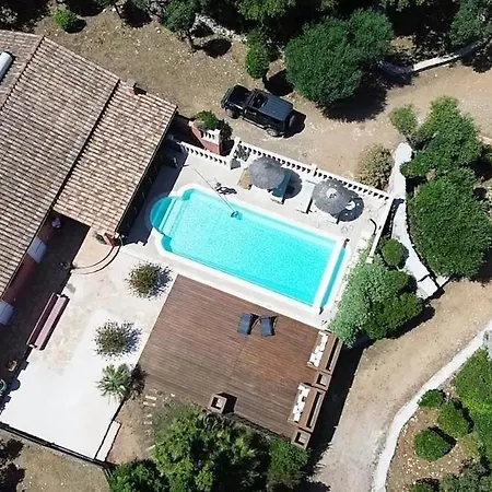 Villa 140 M2 Avec Piscine, Parc Privatif 5000m2 à Bonifacio-porto Vecchio *