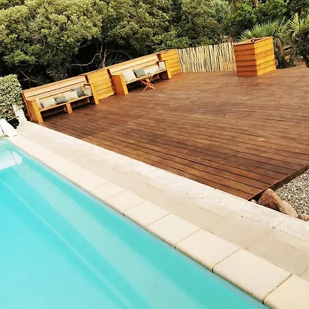 Villa 140 M2 Avec Piscine, Parc Privatif 5000m2 A Bonifacio-porto Vecchio *