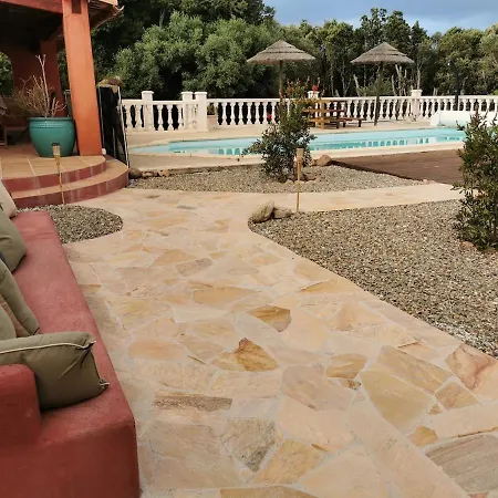 140 M2 Avec Piscine, Parc Privatif 5000m2 à Bonifacio-porto Vecchio Villa