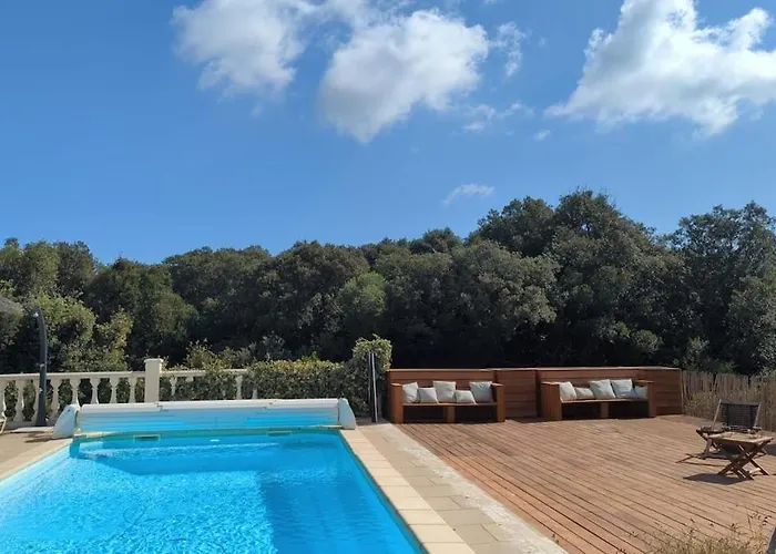 140 M2 Avec Piscine, Parc Privatif 5000m2 A Bonifacio-porto Vecchio Villa *