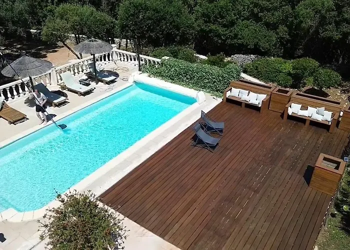 140 M2 Avec Piscine, Parc Privatif 5000m2 A Bonifacio-porto Vecchio Villa