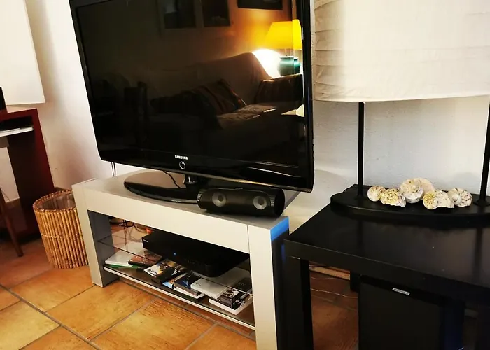 140 M2 Avec Piscine, Parc Privatif 5000m2 A Bonifacio-porto Vecchio