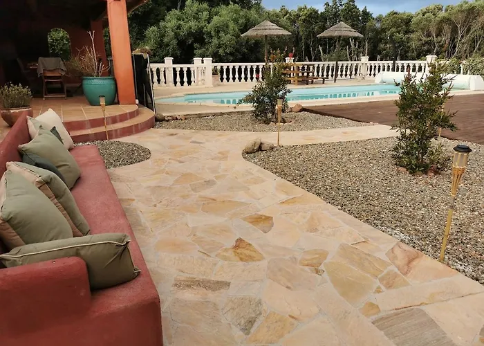 140 M2 Avec Piscine, Parc Privatif 5000m2 A Bonifacio-porto Vecchio Villa