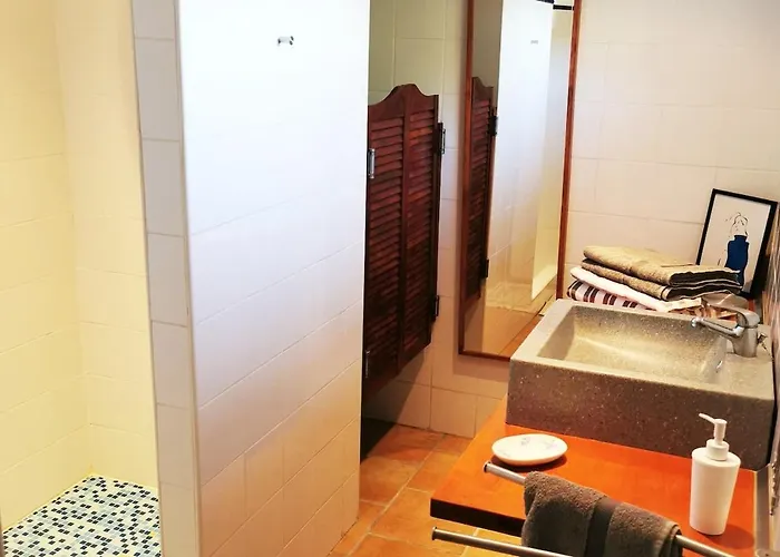 140 M2 Avec Piscine, Parc Privatif 5000m2 A Bonifacio-porto Vecchio Villa *